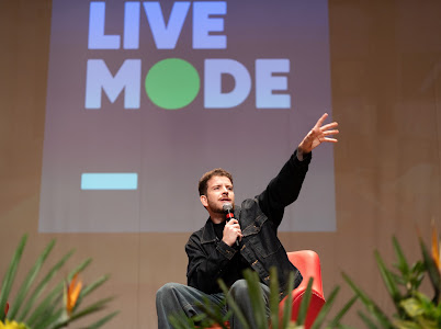 Palestrante durante talk na Mackenzie Business Week 2026 (foto 1 de 7)
