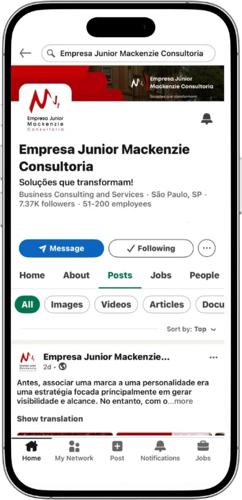 Página da Empresa Júnior Mackenzie Consultoria no LinkedIn, com a capa, a descrição e as publicações